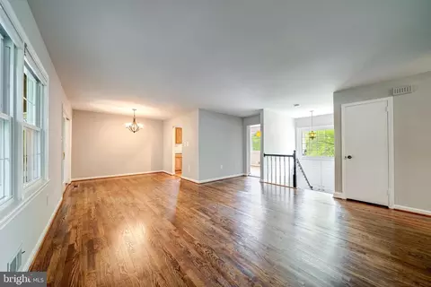 7124 Galgate Dr, Springfield, VA 22152 photo 11