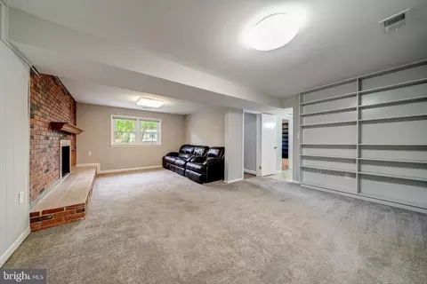 7124 Galgate Dr, Springfield, VA 22152 photo 35