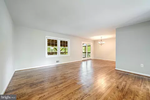 7124 Galgate Dr, Springfield, VA 22152 photo 10