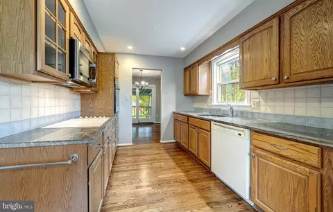7124 Galgate Dr, Springfield, VA 22152 photo 18
