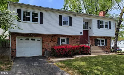 7124 Galgate Dr, Springfield, VA 22152 photo 2