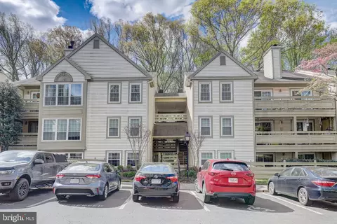 2237 Lovedale Ln #402B, Reston, VA 20191