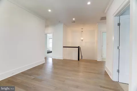 Entry Way - 1434 Cedar Ave, Mclean, VA 22101 photo 2 of 2
