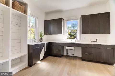 Kitchen - 1434 Cedar Ave, Mclean, VA 22101 photo 4 of 5