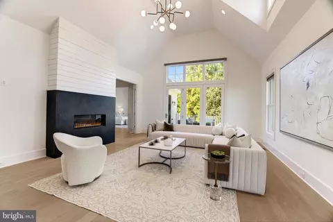 Living - 1434 Cedar Ave, Mclean, VA 22101 photo 2 of 4
