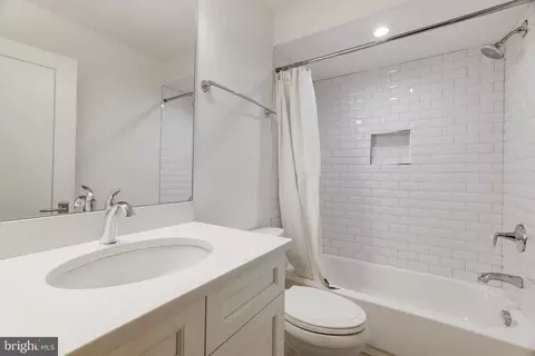 Bath - 1434 Cedar Ave, Mclean, VA 22101 photo 7 of 7