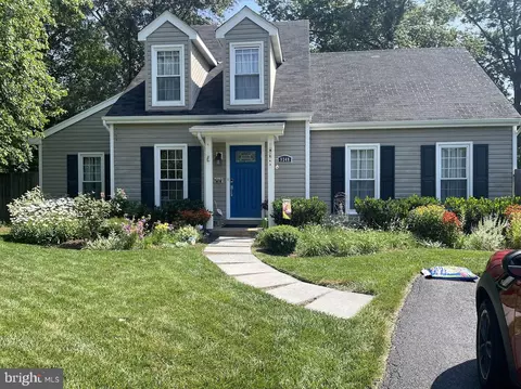 9348 Burke Rd, Burke, VA 22015