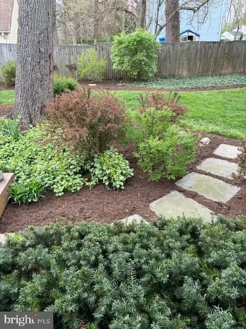 Exterior - 9348 Burke Rd, Burke, VA 22015 photo 19 of 28