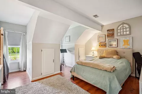 Bedroom - 9348 Burke Rd, Burke, VA 22015 photo 5 of 5
