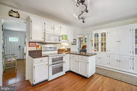 Kitchen - 9348 Burke Rd, Burke, VA 22015 photo 3 of 3
