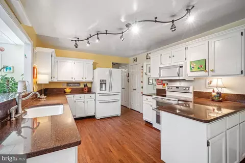 Kitchen - 9348 Burke Rd, Burke, VA 22015 photo 2 of 3