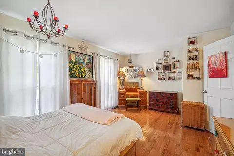 Bedroom - 9348 Burke Rd, Burke, VA 22015 photo 1 of 5