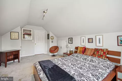 Bedroom - 9348 Burke Rd, Burke, VA 22015 photo 3 of 5