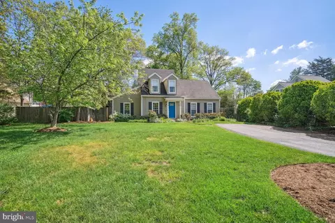 Exterior - 9348 Burke Rd, Burke, VA 22015 photo 3 of 28