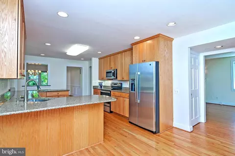 Kitchen - 644 Walker Rd, Great Falls, VA 22066 photo 6 of 9