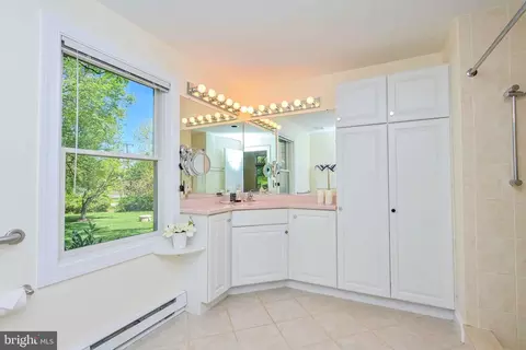 Bath - 644 Walker Rd, Great Falls, VA 22066 photo 2 of 9