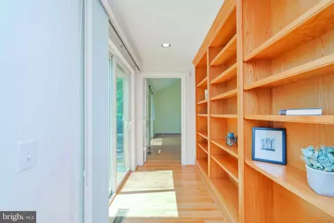 Entry Way - 644 Walker Rd, Great Falls, VA 22066 photo 4 of 4