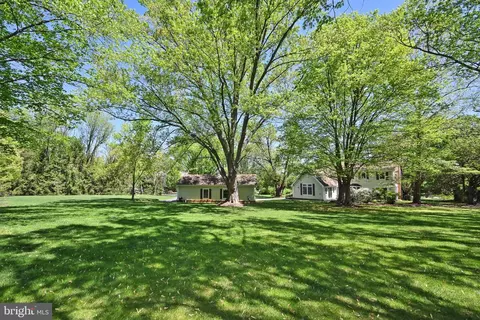 Exterior - 644 Walker Rd, Great Falls, VA 22066 photo 15 of 18