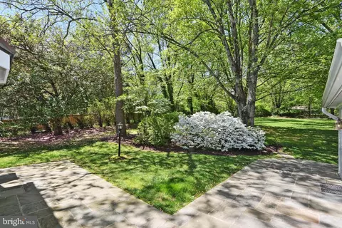 Exterior - 644 Walker Rd, Great Falls, VA 22066 photo 11 of 18