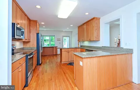 Kitchen - 644 Walker Rd, Great Falls, VA 22066 photo 1 of 9