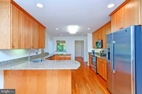 Kitchen - 644 Walker Rd, Great Falls, VA 22066 photo 5 of 9
