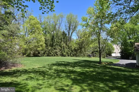 Exterior - 644 Walker Rd, Great Falls, VA 22066 photo 13 of 18