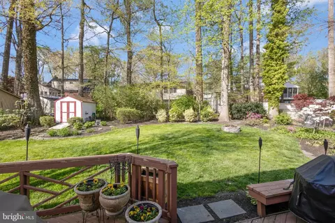 Exterior - 8912 Cromwell Dr, Springfield, VA 22151 photo 7 of 8