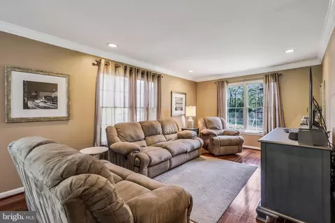 Living - 8912 Cromwell Dr, Springfield, VA 22151 photo 4 of 7
