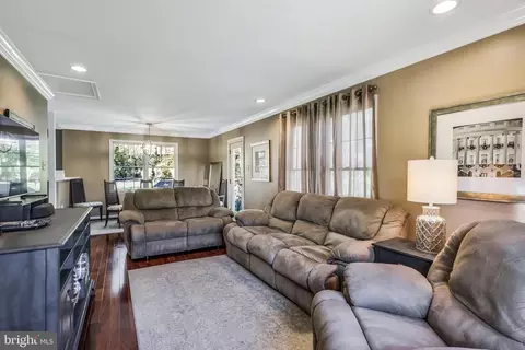 Living - 8912 Cromwell Dr, Springfield, VA 22151 photo 5 of 7