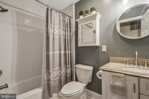 Bath - 8912 Cromwell Dr, Springfield, VA 22151 photo 3 of 3