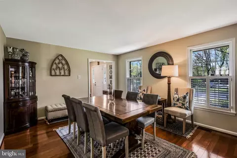Dining - 8912 Cromwell Dr, Springfield, VA 22151 photo 2 of 3