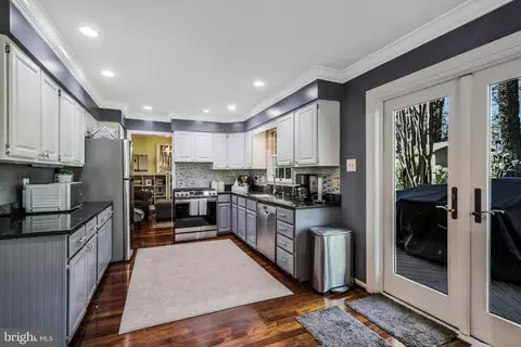 Kitchen - 8912 Cromwell Dr, Springfield, VA 22151 photo 4 of 5