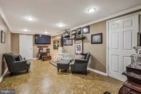 Living - 8912 Cromwell Dr, Springfield, VA 22151 photo 6 of 7