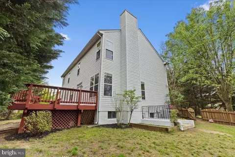 Exterior - 2441 Dakota Lakes Dr, Herndon, VA 20171 photo 9 of 10