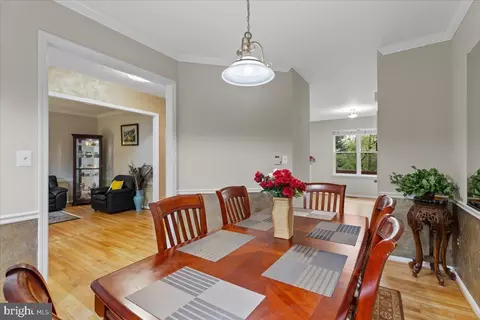 Dining - 2441 Dakota Lakes Dr, Herndon, VA 20171 photo 2 of 4