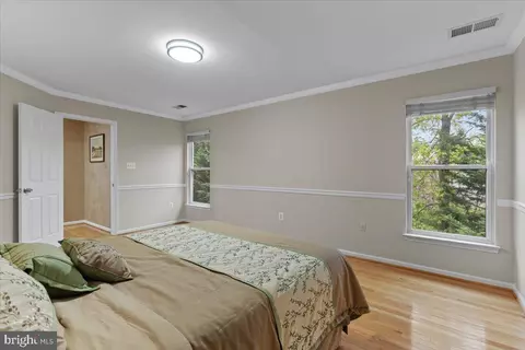 Bedroom - 2441 Dakota Lakes Dr, Herndon, VA 20171 photo 3 of 9