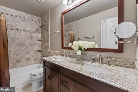 Bath - 2441 Dakota Lakes Dr, Herndon, VA 20171 photo 5 of 6