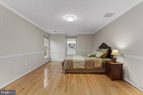 Bedroom - 2441 Dakota Lakes Dr, Herndon, VA 20171 photo 2 of 9