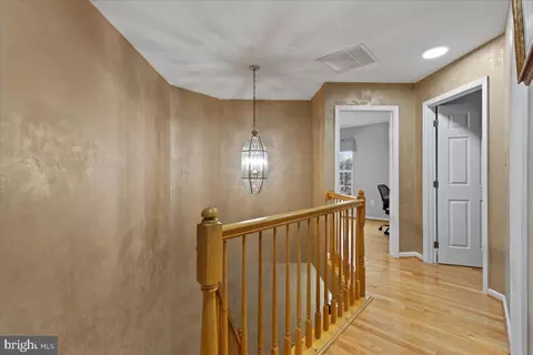 Entry Way - 2441 Dakota Lakes Dr, Herndon, VA 20171 photo 2 of 2