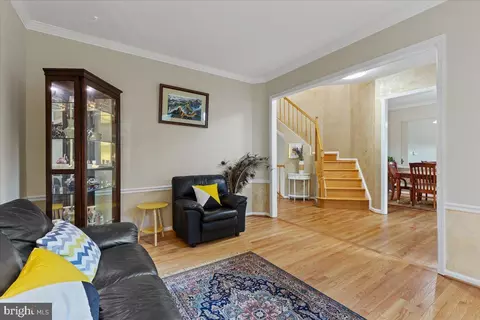 Living - 2441 Dakota Lakes Dr, Herndon, VA 20171 photo 2 of 4