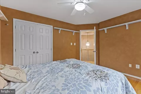 Bedroom - 2441 Dakota Lakes Dr, Herndon, VA 20171 photo 6 of 9