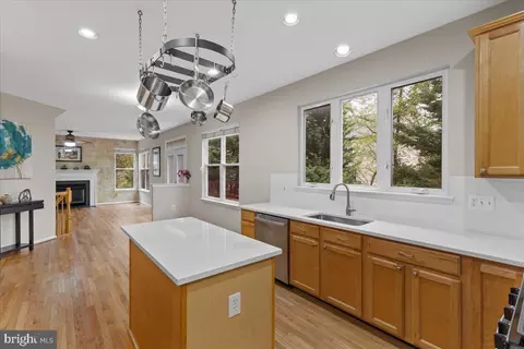 Kitchen - 2441 Dakota Lakes Dr, Herndon, VA 20171 photo 2 of 4