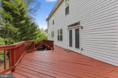 Exterior - 2441 Dakota Lakes Dr, Herndon, VA 20171 photo 6 of 10