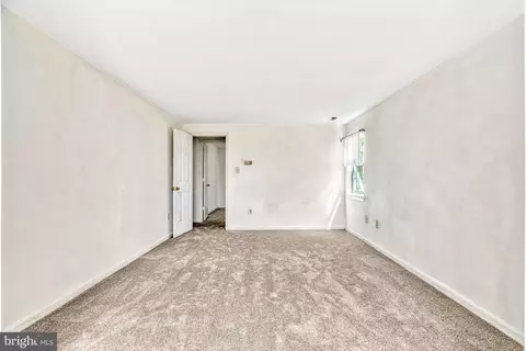 Bedroom - 5749 Heming Ave, Springfield, VA 22151 photo 4 of 10