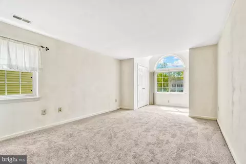Living - 5749 Heming Ave, Springfield, VA 22151 photo 5 of 5