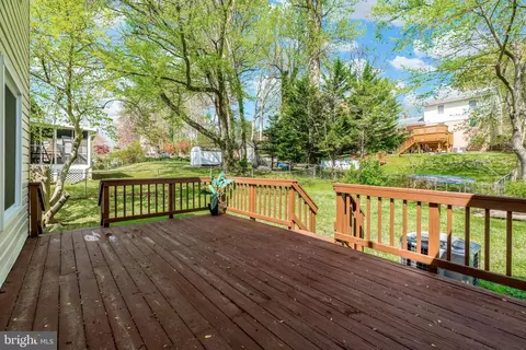 Exterior - 5749 Heming Ave, Springfield, VA 22151 photo 5 of 11