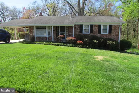 5011 King Richard Dr, Annandale, VA 22003