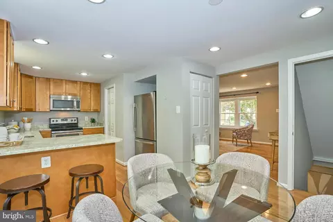 Dining - 8694 Bent Arrow Ct, Springfield, VA 22153 photo 2 of 2