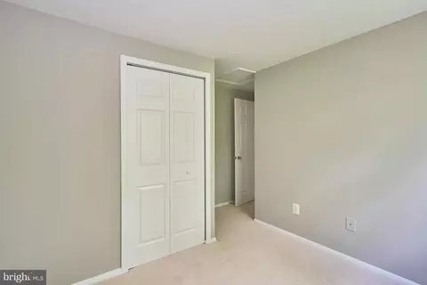Bedroom - 8694 Bent Arrow Ct, Springfield, VA 22153 photo 6 of 6