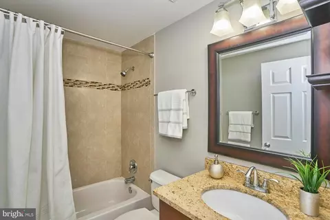 Bath - 8694 Bent Arrow Ct, Springfield, VA 22153 photo 1 of 2